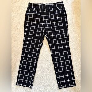 Kim Rogers 16 Short (16S) Black and White Pants With Stretch